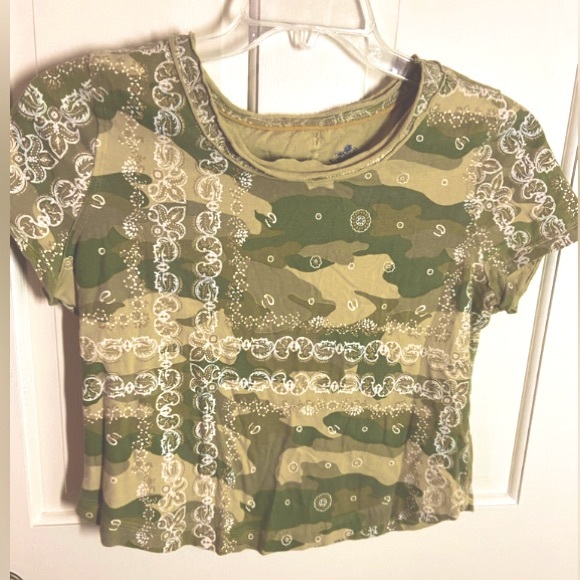 Anthropologie Pilcro Everyday Cropped Tee Bohemian Paisley Camo Print Size Large - Picture 6 of 8